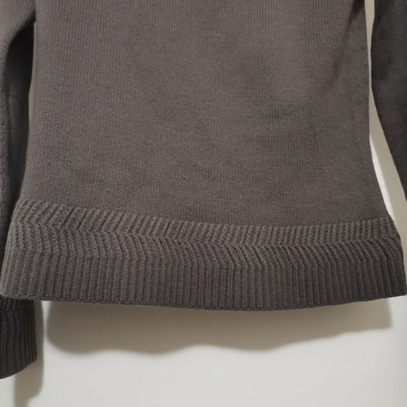 Christopher Fisher 100%cashmere sweater. Size Small. - Picture 5 of 9